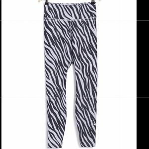 7/8 Nike printed leggings